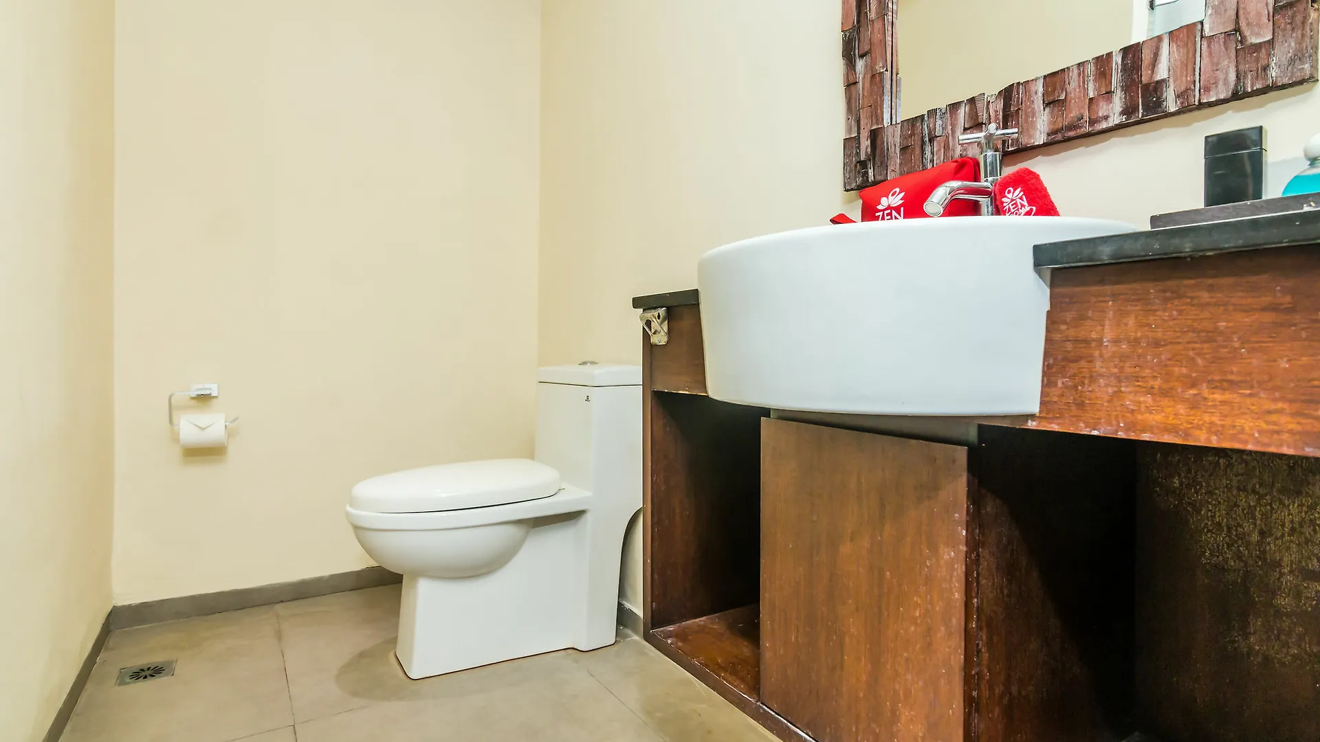호텔 Zen Rooms Kerobokan Umalas 2 세미냑